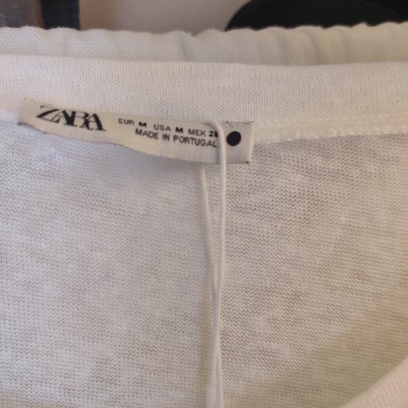 Zara Graphic T-shirt - Picture 2 of 3